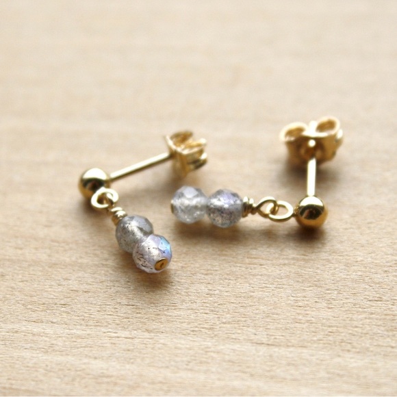 Labradorite stud earrings 14k gold filled - Picture 1 of 2